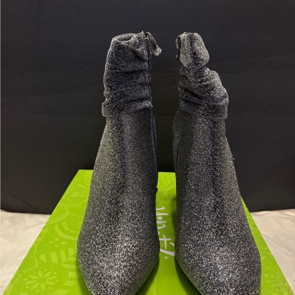 Elegant Glitter Ankle Boots - Black